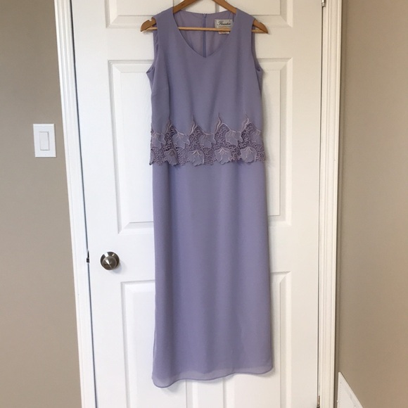 Beautiful Florentine Petites Soirees 2 Piece Formal Dress, Lilac, Size 10 Petite - Picture 4 of 16